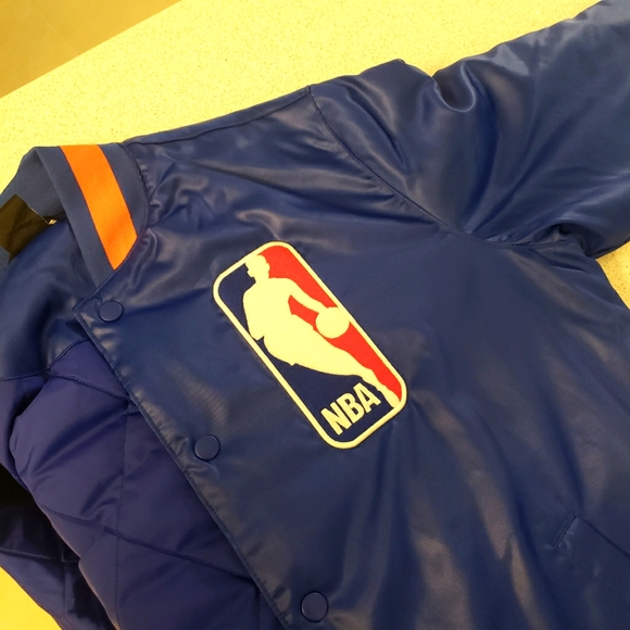 Vintage NIKE SB NEW YORK KNICKS Satin Jacket - Picture 6 of 10